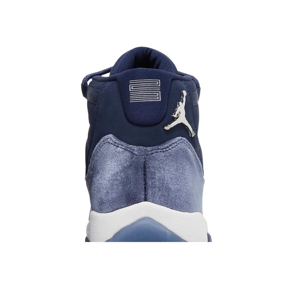 💙 Air Jordan 11 Retro “Midnight Navy Velvet” (W) • Navy Suede/Velvet • Size 9 ⭐️ - Picture 7 of 16